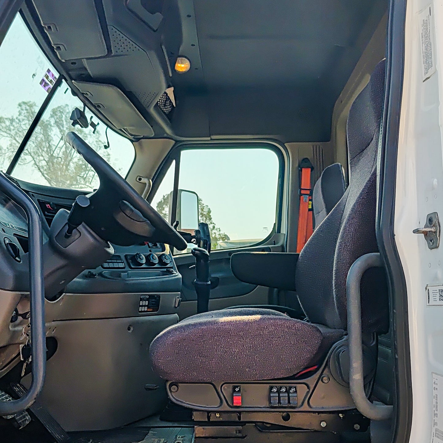 2016 Freightliner Cascadia 125