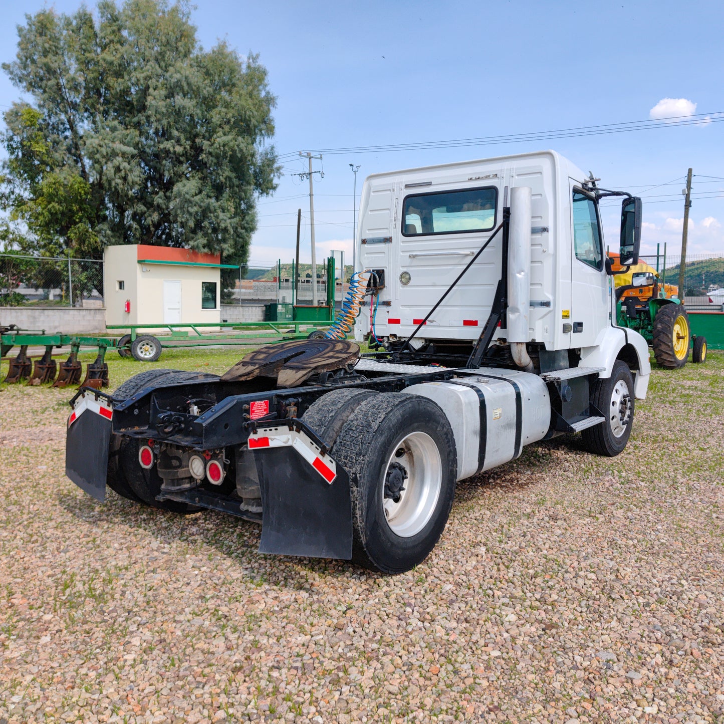 2015 Volvo VNM200