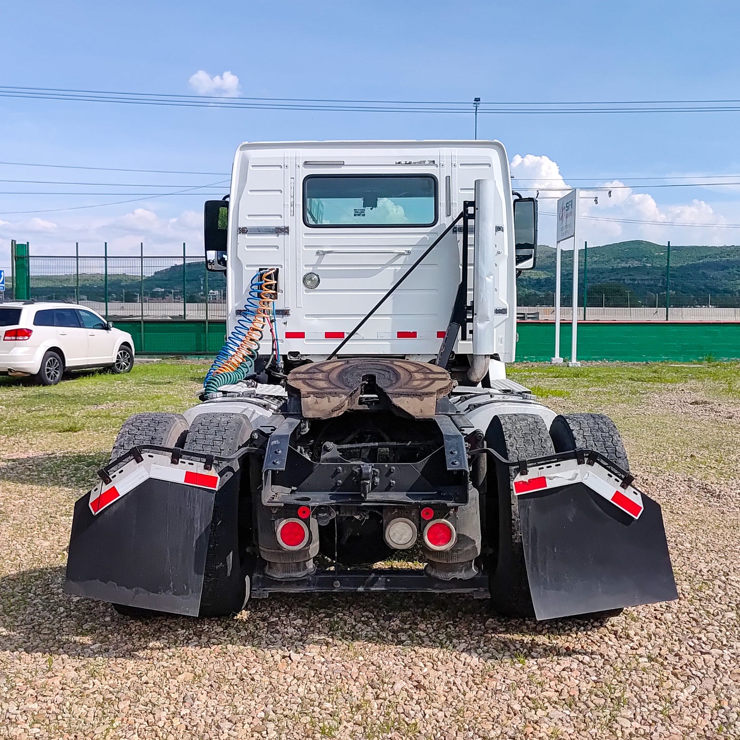 2015 Volvo VNM200