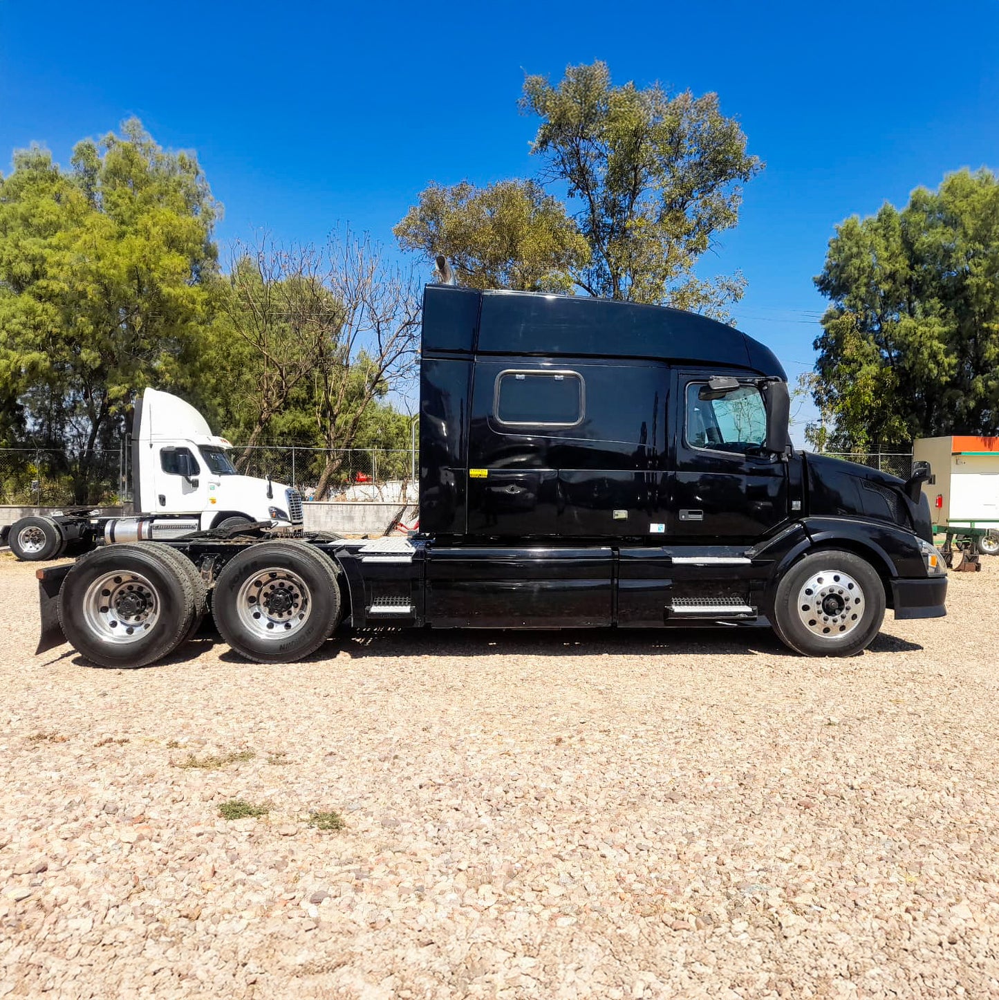 2015 Volvo VNL670