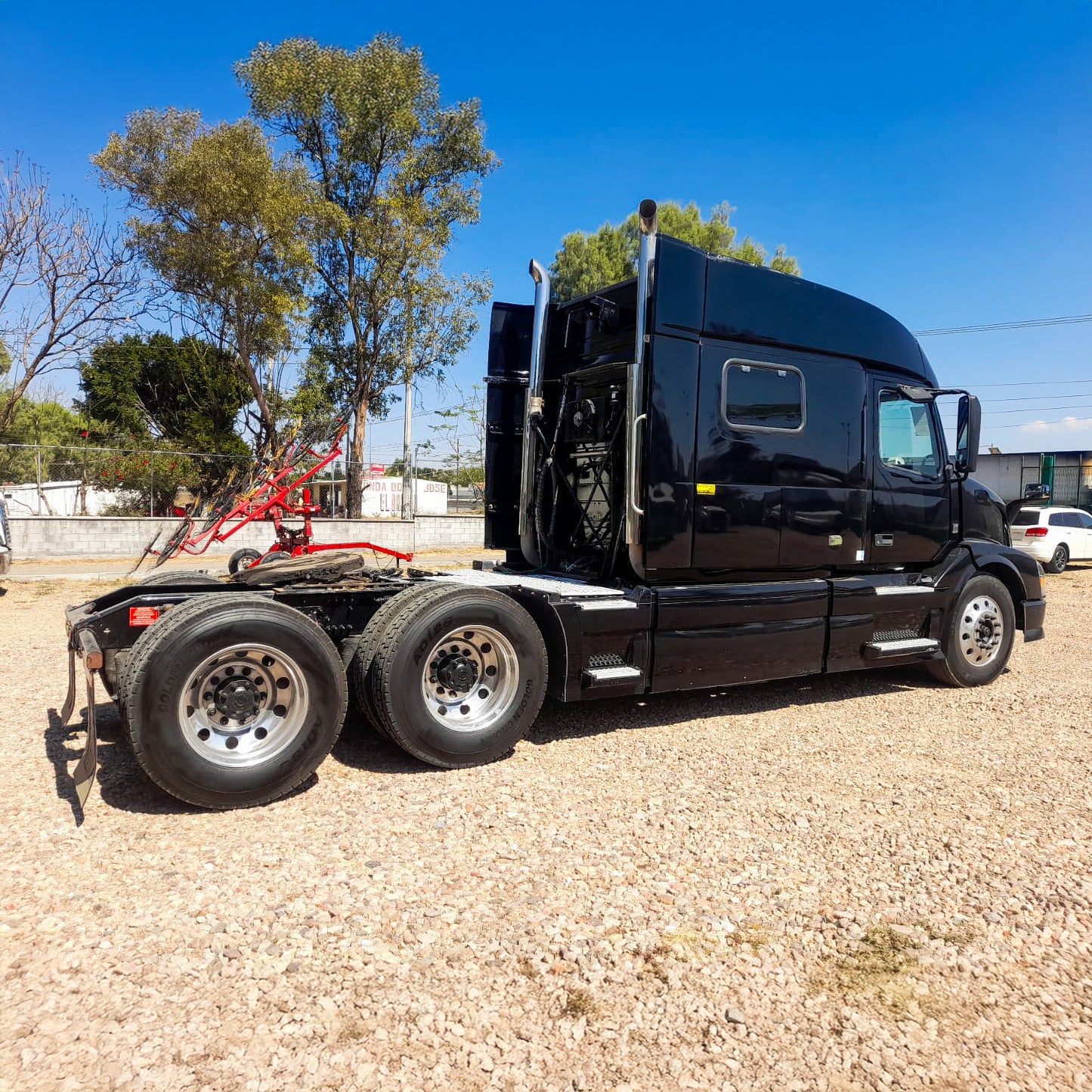 2015 Volvo VNL670