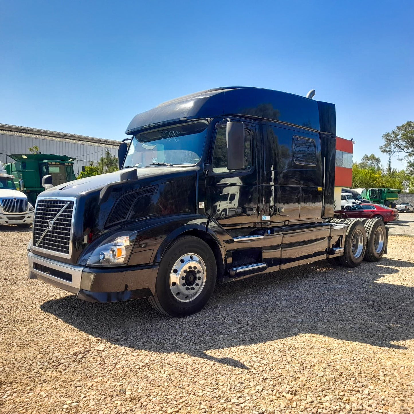 2015 Volvo VNL670