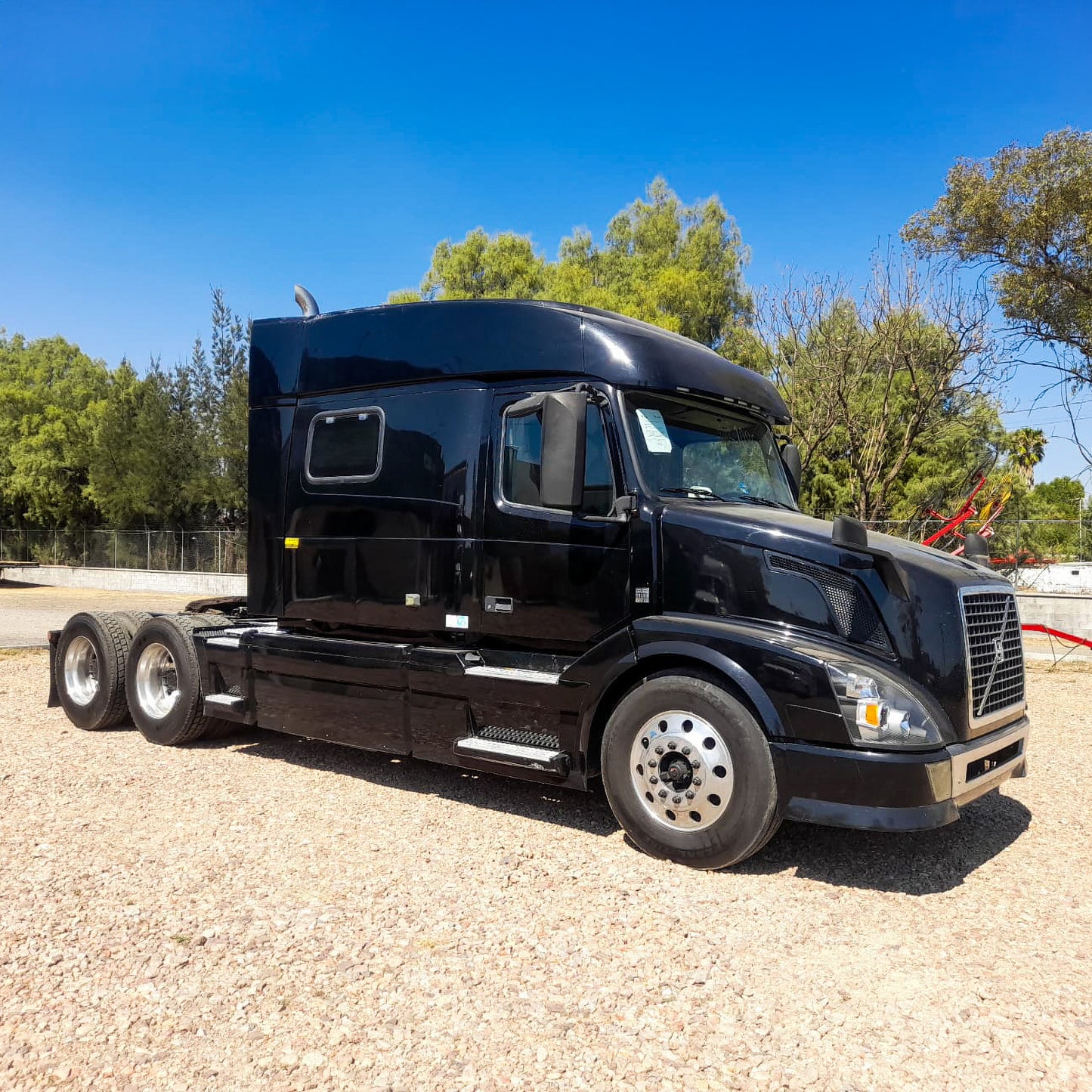 2015 Volvo VNL670