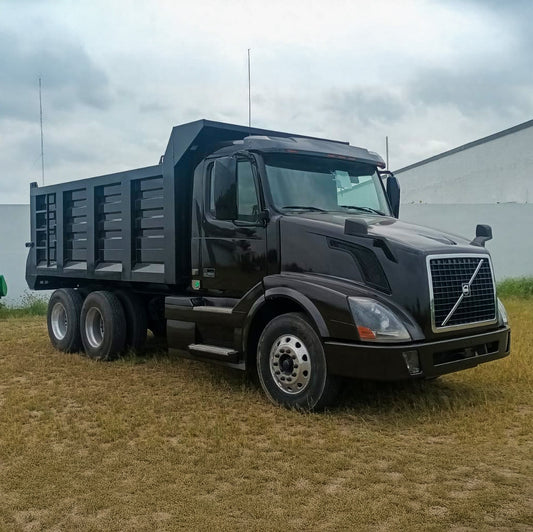 2015 Volvo VNL Dump Truck